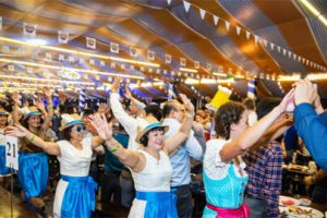 (Tiếng Việt) Tưng bừng cùng lễ hội bia Oktoberfest tổ chức tại Việt Nam