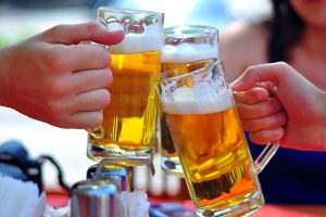 Trước khi uống rượu bia, cần tránh những món nào?